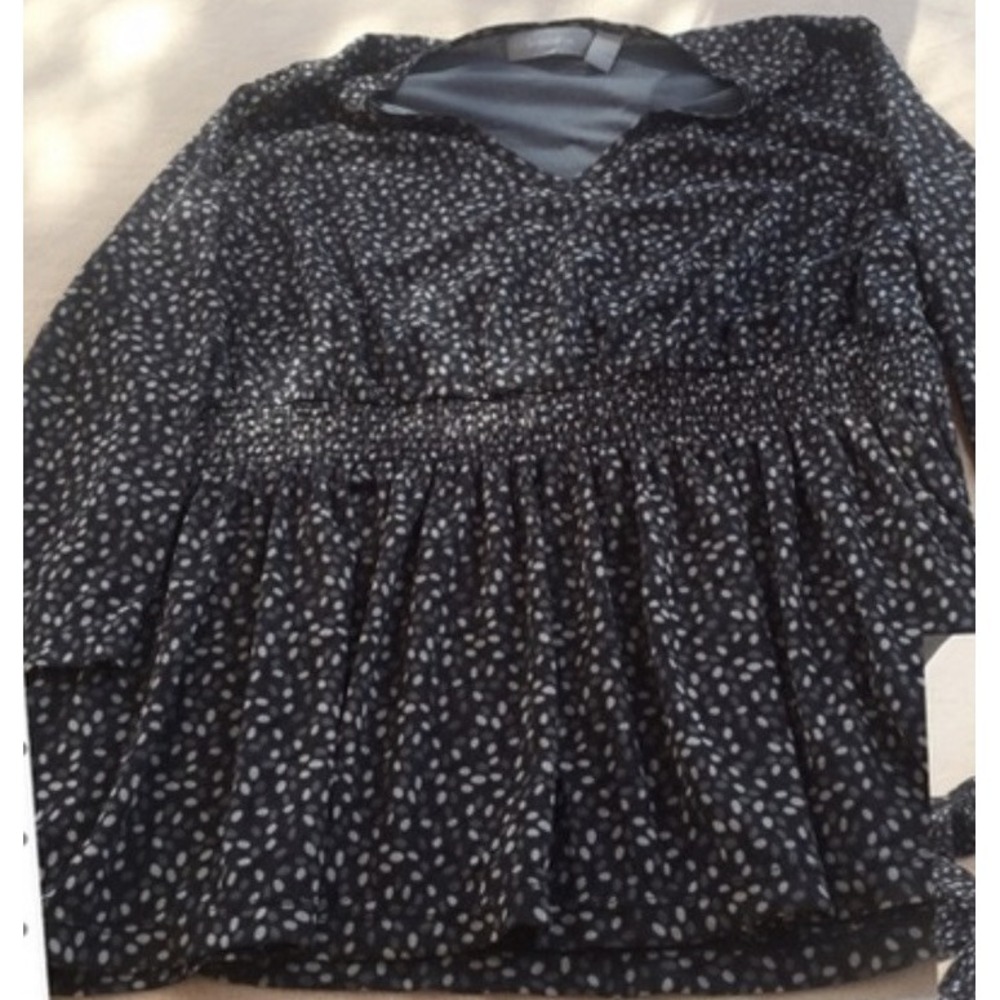 Liz Claiborne Womens 1X Black White Dot Smocked Peplum Mesh Blouse V-Neck Top
